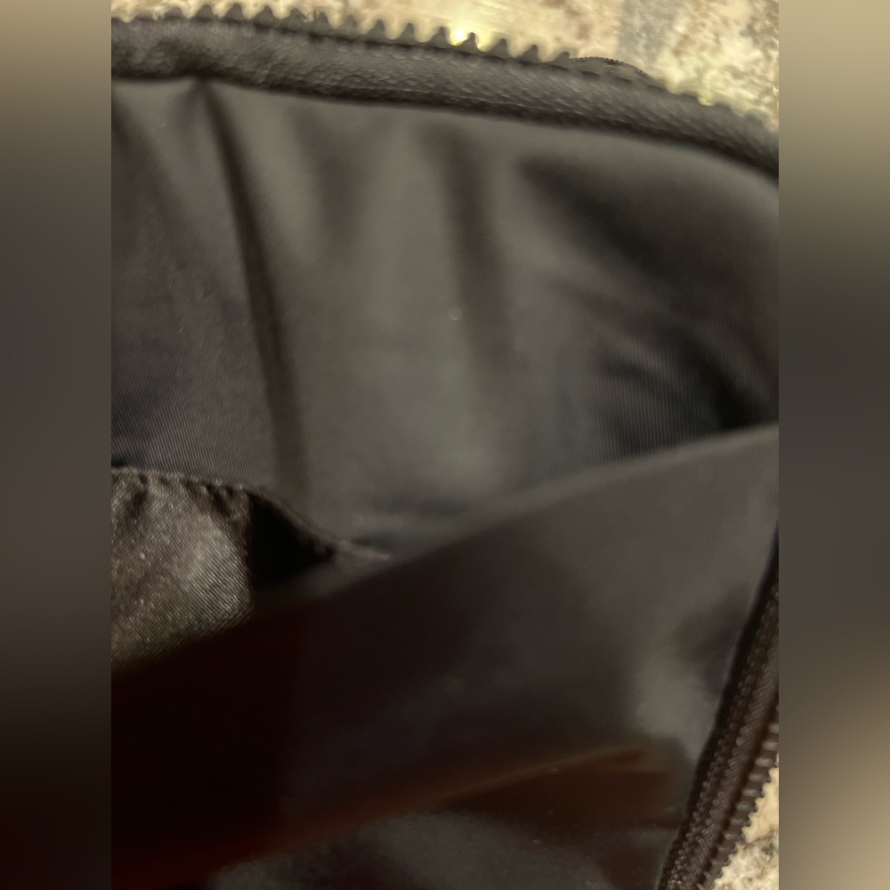 Lululemon Black Easy Access Crossbody Bag NWT - Picture 7 of 8